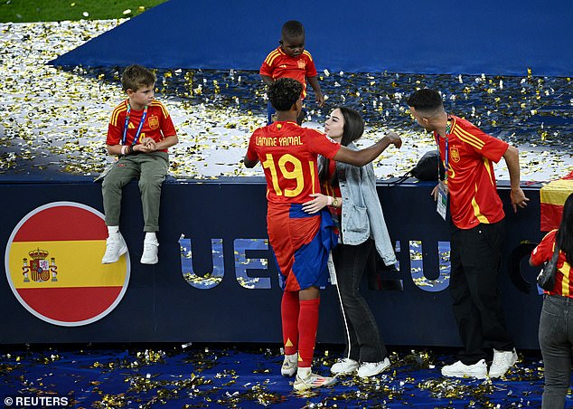 Yamal shared affectionate moments with his girlfriend, Alex Padilla, a Barcelona student.