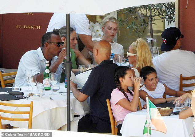 Alex Rodriguez with Jaclyn Cordeiro and family enjoying lunch