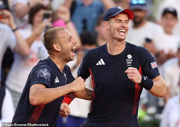 Andy Murray and Dan Evans fought back to reach the men's doubles second round in Paris