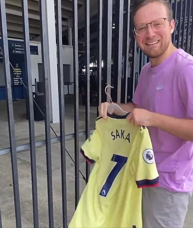 The shirt Green signed was revealed to have 'Saka 7' printed on it