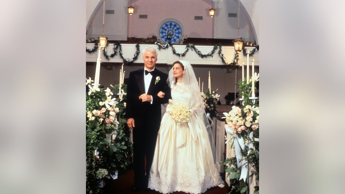 Steve Martin walks Kimberly Williams-Paisley down the aisle in 'Father of the Bride'