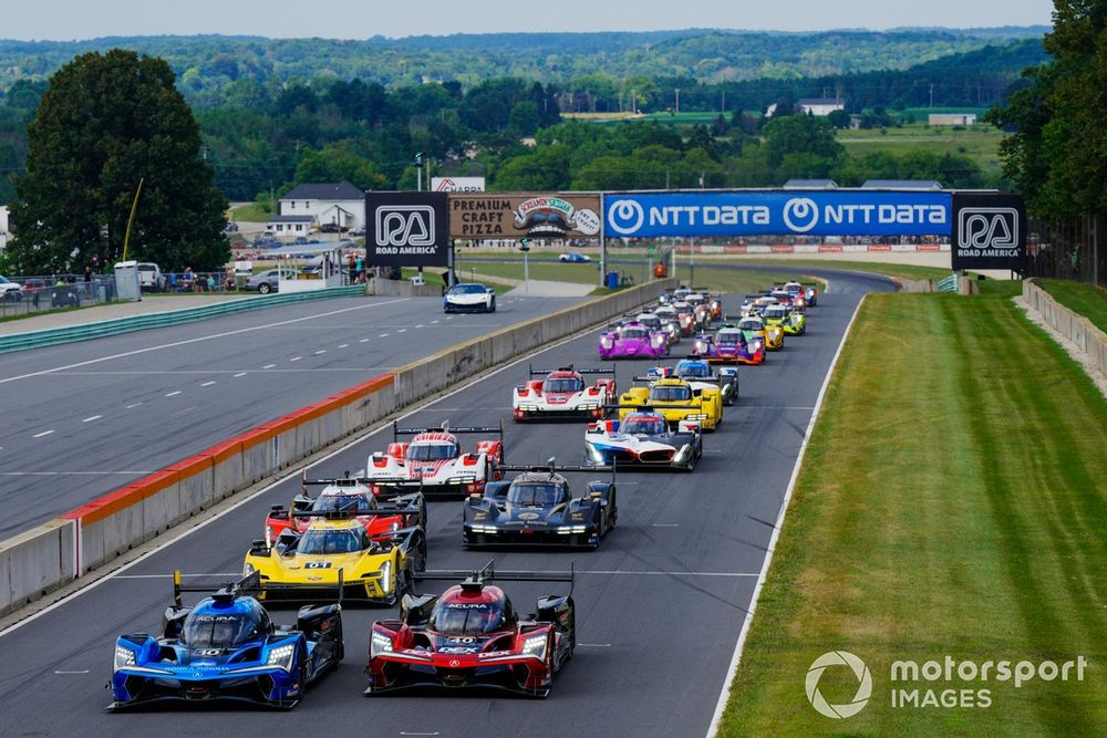 #10 Wayne Taylor Racing with Andretti Acura ARX-06: Ricky Taylor, Filipe Albuquerque lead the field to green