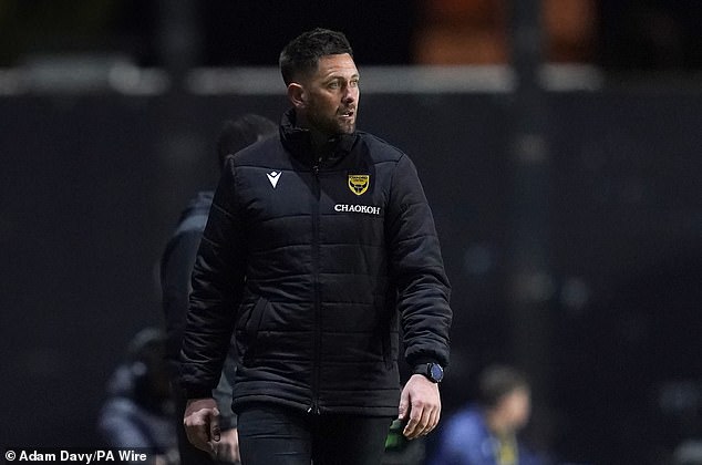 Although it will be challenging, Buckingham is eager for Oxford to impress in Championship