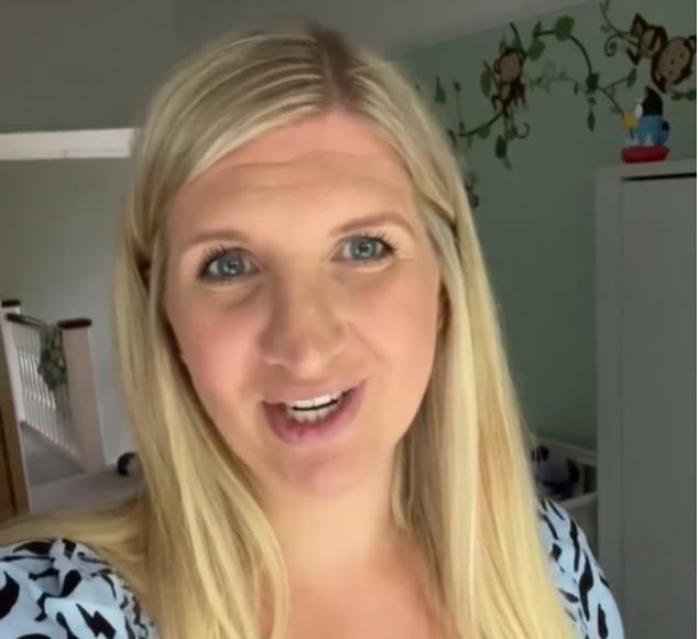 Becky Adlington shocked to find a mouse in her hotel bin