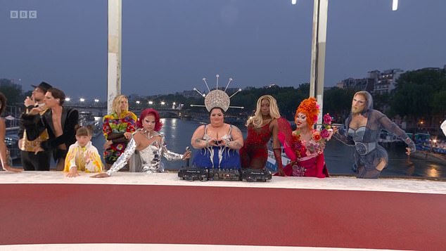 Critics compared the Ceremony scene to the Last Supper