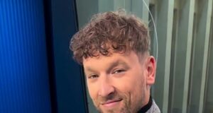 Aussie sporting great Dylan Alcott makes a hilarious – and VERY edgy – joke at his own expense as he commentates at the Paris Olympics