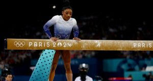 Olympics fans say the same thing after Simone Biles and Suni Lee both fall in balance beam final and miss out on medals in Paris