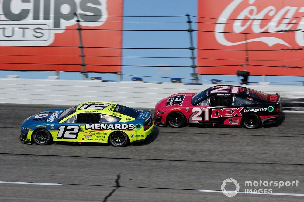 Ryan Blaney, Team Penske, Ford Mustang and Harrison Burton, Wood Brothers Racing, Ford Mustang